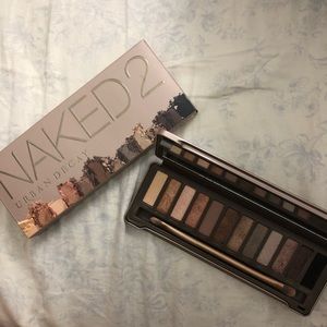 Urban Decay Naked 2 eyeshadow palette